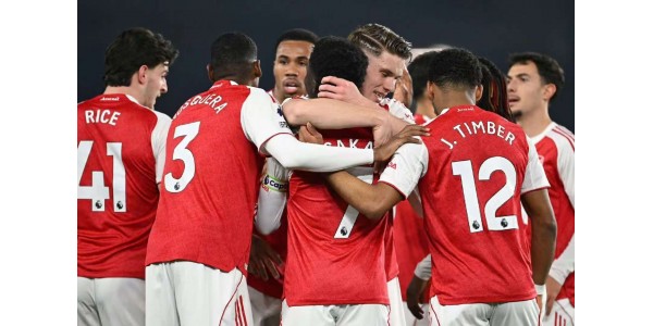 Arsenal voitti Brightonin niukasti, kärjistäen mestaruuskamppailua Arsenal voitti Brightonin niukasti, kärjistäen mestaruuskamppailua